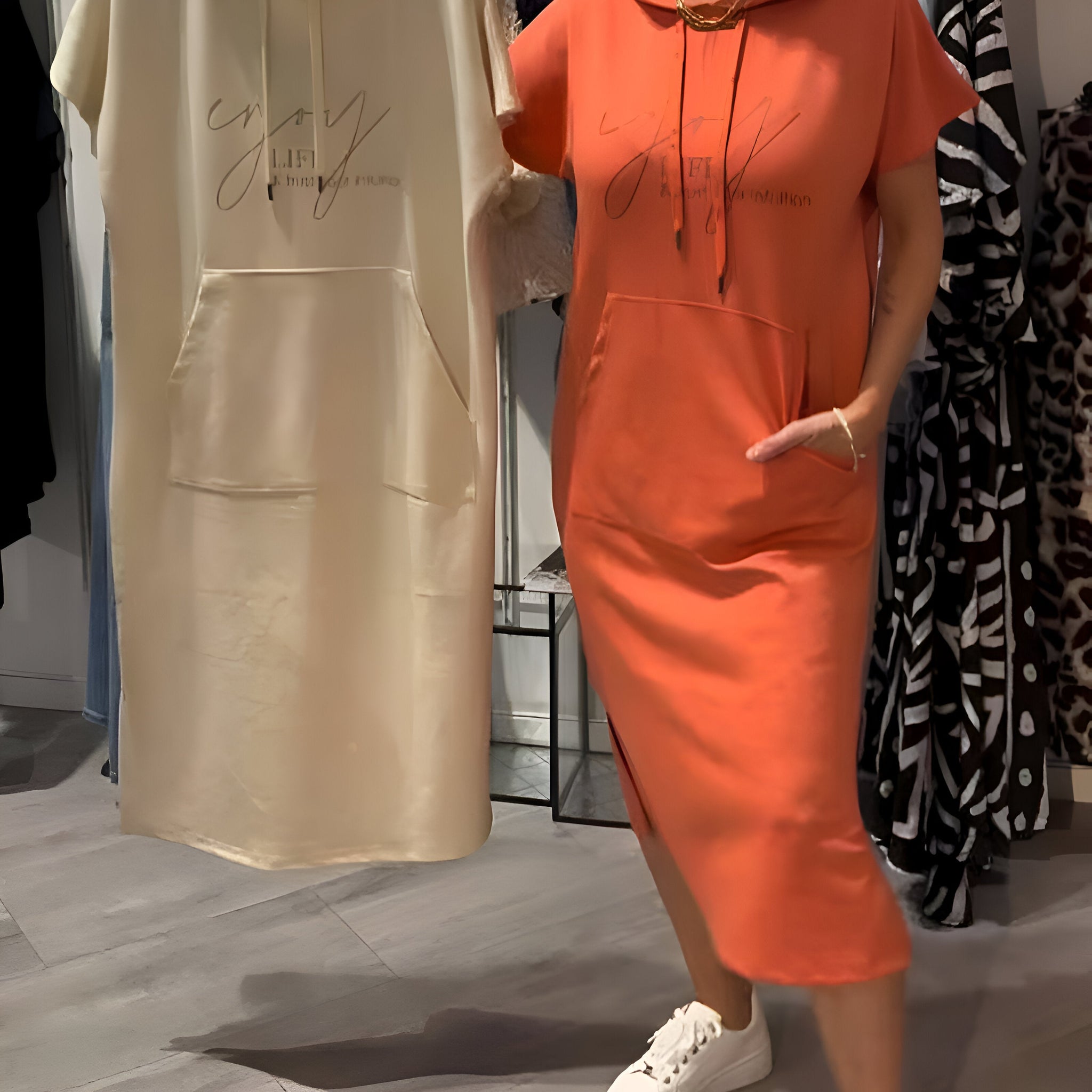 Ebba™ | Relaxed dress with hood and feminine fit