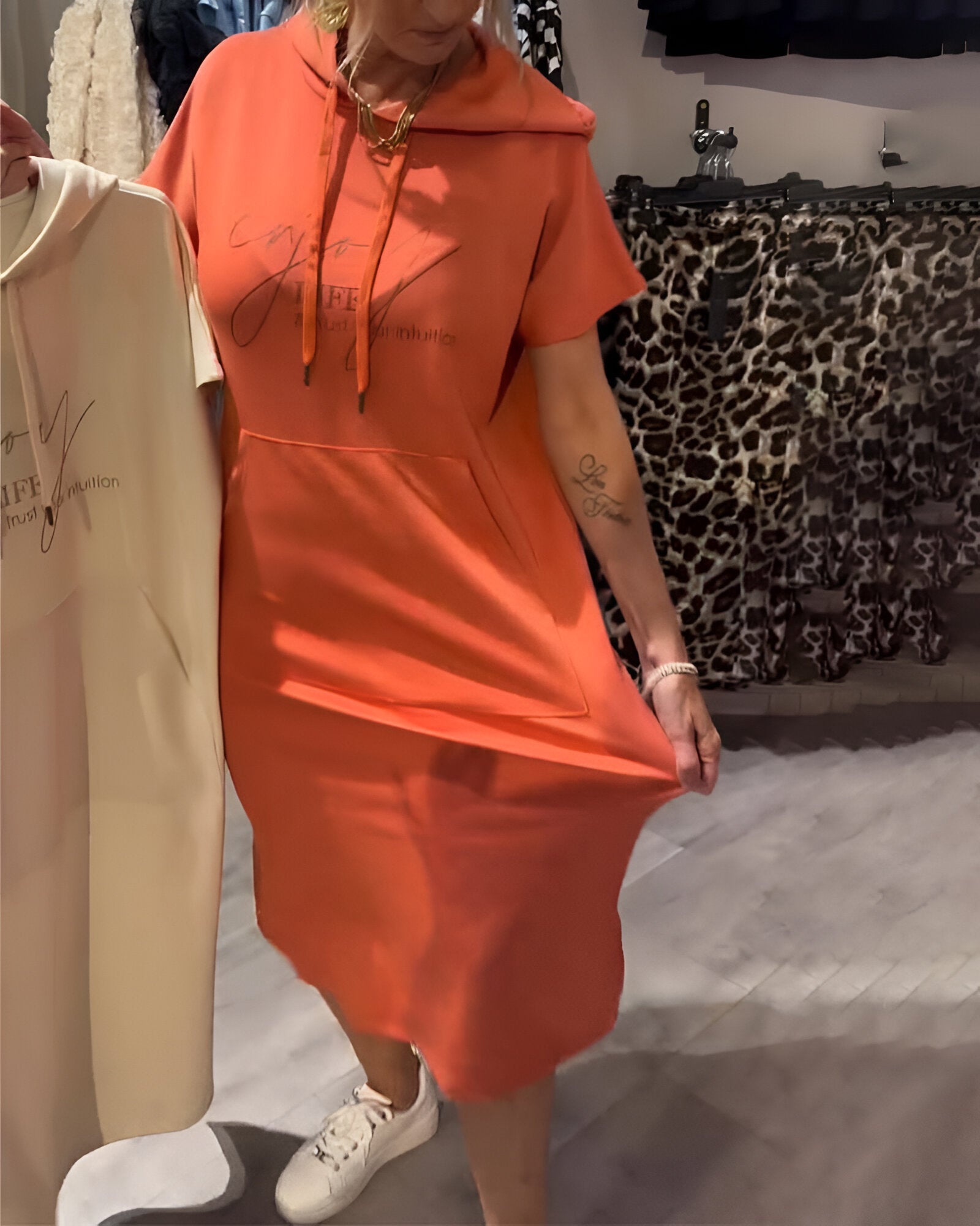 Ebba™ | Relaxed dress with hood and feminine fit